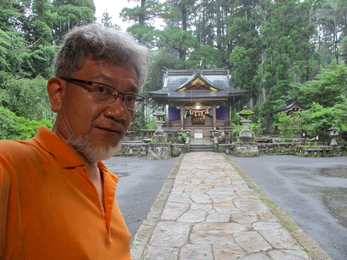 宇奈岐日女神社と血の池地獄を訪れる三宅善信代表