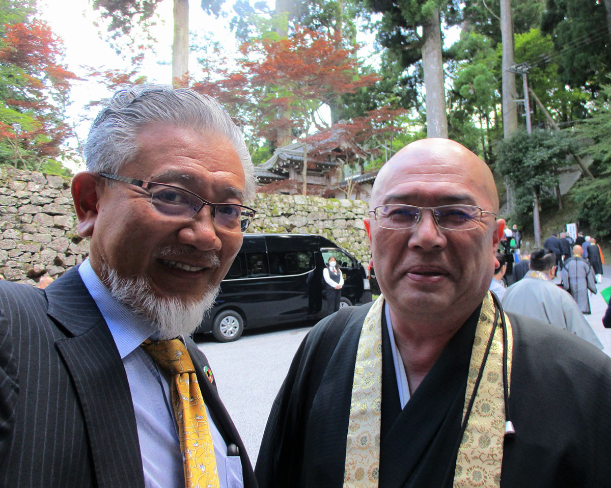 比叡山宗教サミット世界平和祈りの集会に出席した三宅善信代表