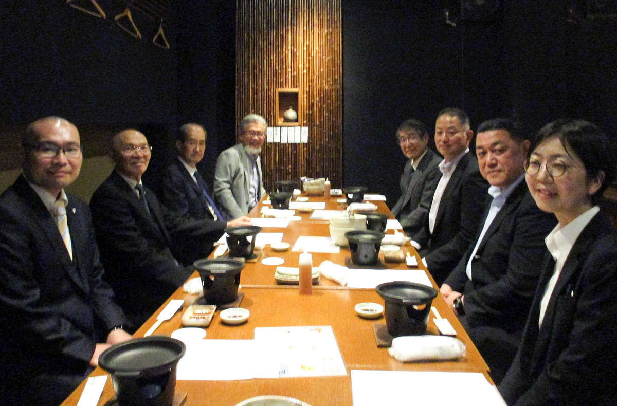 居酒屋で開催された大阪府宗教連盟幹部会