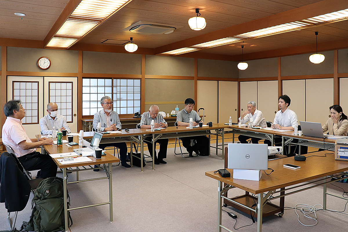 一燈園で開催されたJLC会議に出席する三宅善信代表