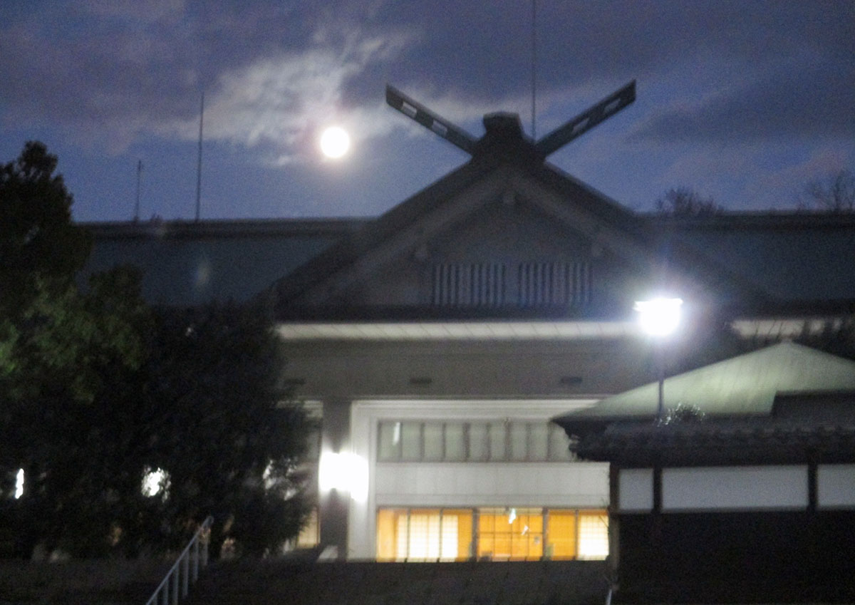  第64回通常教団会が閉会した直後の本部広前会堂