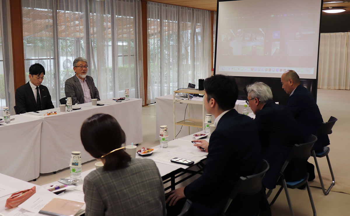 むつみ会神幸殿で開催された第242回JLC会議の様子