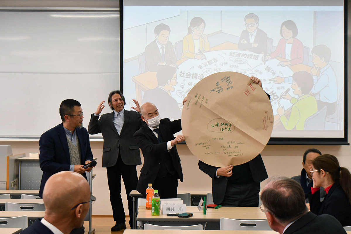 コルモス研究会議二日目恒例ワールドカフェの様子