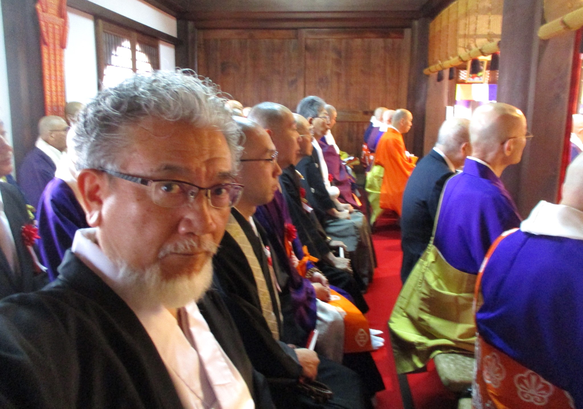 26菩薩が参列した大念佛寺の落慶法要と各宗派の代表と共に列席する三宅善信師